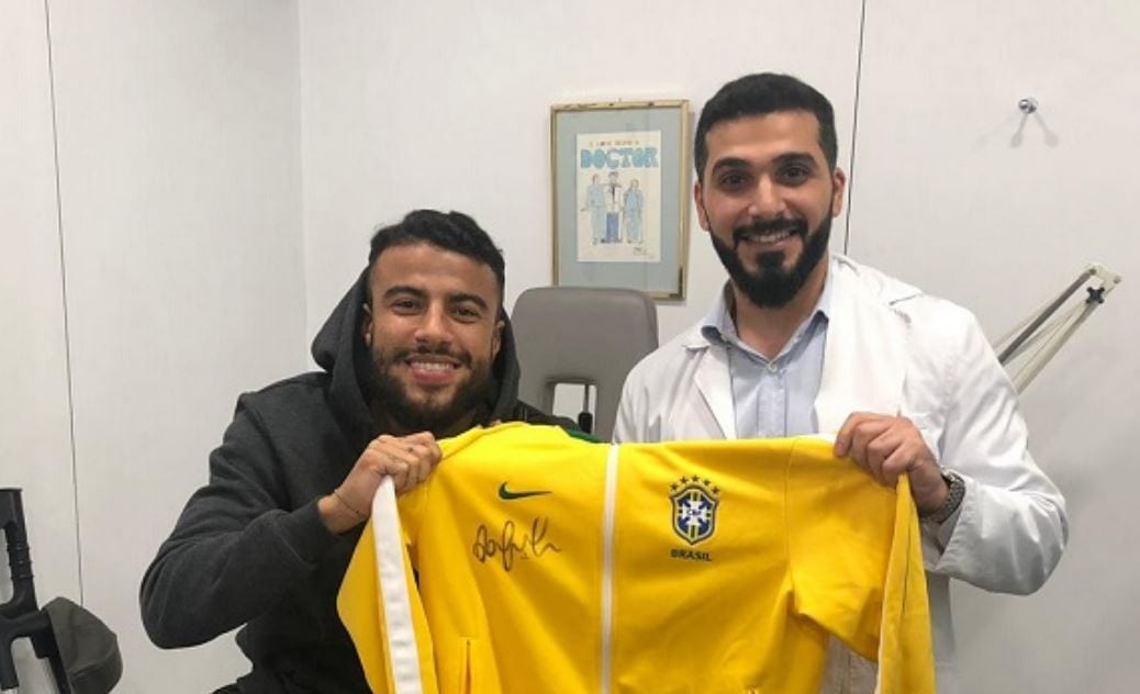 طبيب كويتي ضمن الفريق الطبي المعالج لنادي #برشلونة و #مانشستر_سيتي-Derwaza News