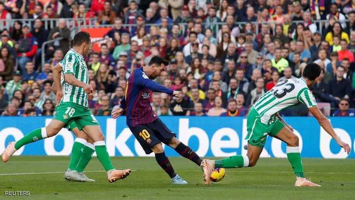 من بينهم صلاح.. ميسي يطلب 4 لاعبين بالاسم في برشلونة