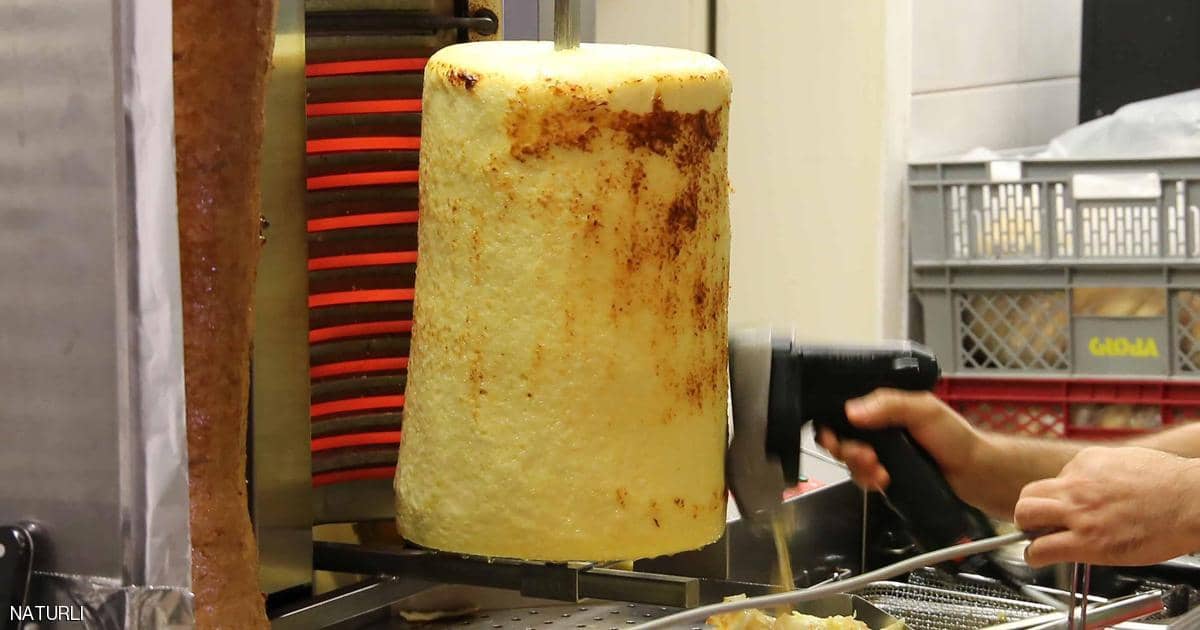 للنباتيين.. &ldquo;شاورما الجبنة&rdquo; الذي ينافس الفلافل