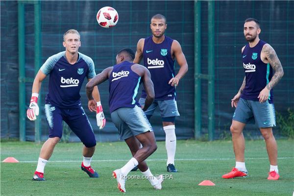 لاعب برشلونة يرفض التجديد