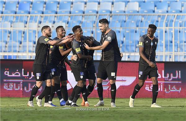 الشباب يكتسح الباطن في الدوري السعودي
