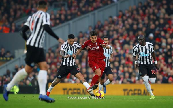 ليفربول يسحق نيوكاسل ويهرب بصدارة البريميرليج