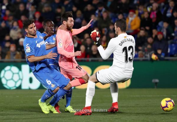 برشلونة يحلق وحيدا في صدارة الليجا بثنائية أمام خيتافي