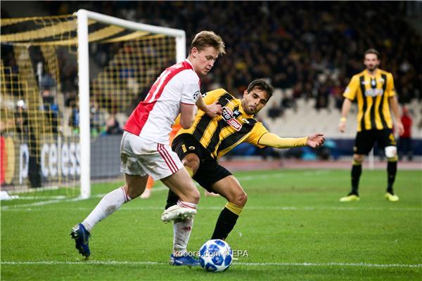 برشلونة يعلن رسميا التعاقد مع دي يونج