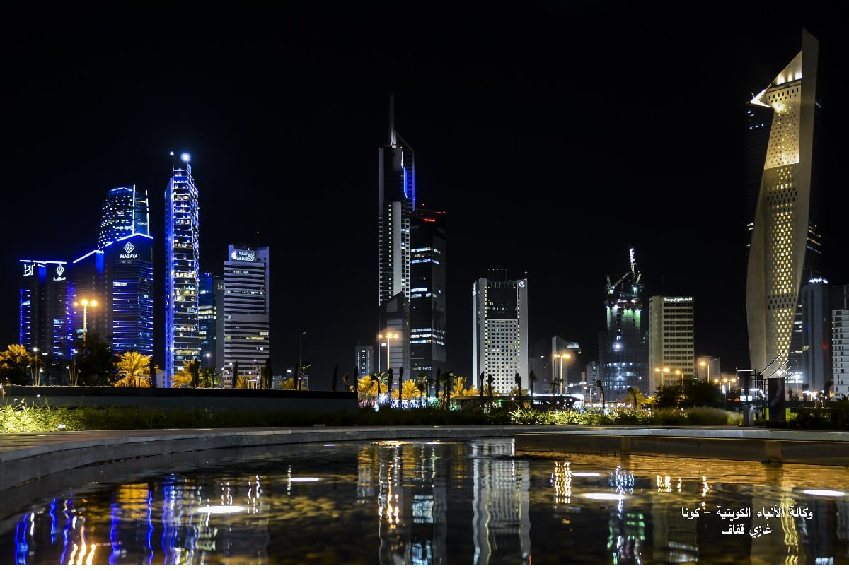 &ldquo;الارصاد&rdquo; الكويتية: طقس غائم وفرصة لامطار متفرقة والرياح جنوبيه شرقية الى شرقية معتدلة