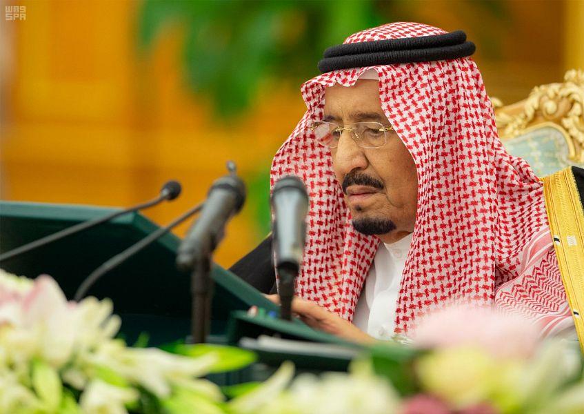 الملك سلمان يبعث وفداً وزارياً إلى السودان تضامناً معه