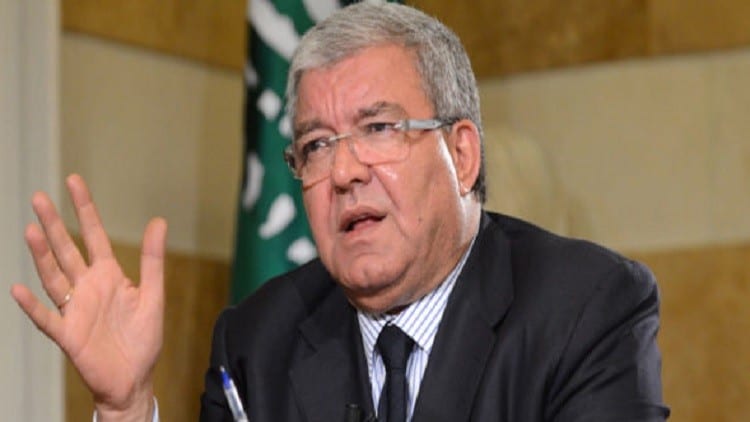 وزير الداخلية اللبناني نهاد المشنوق: القوى الأمنية أحبطت عملية إرهابية كبيرة خلال فترة الانتخابات