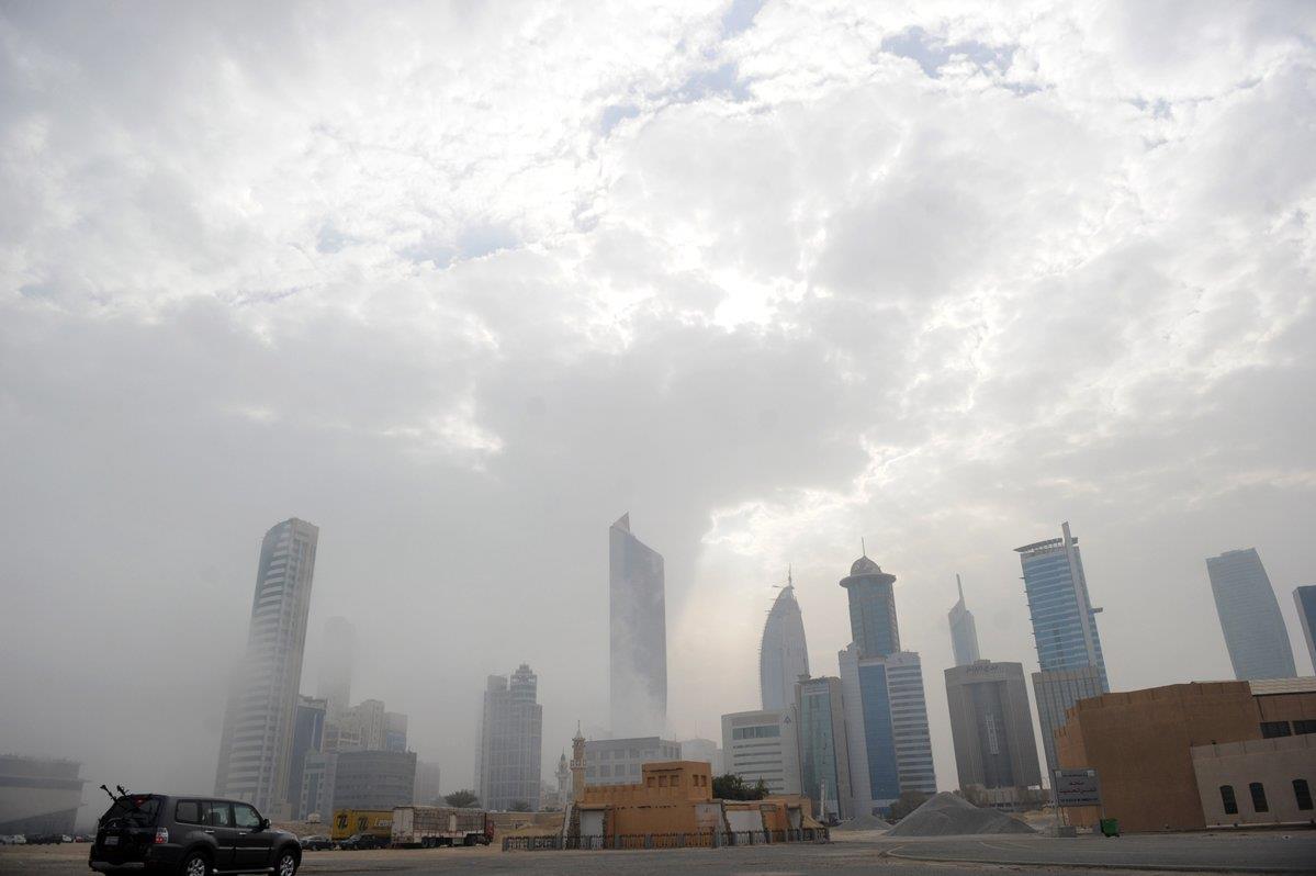 طقس اليوم: معتدل وغائم جزئياً.. والصغرى 14