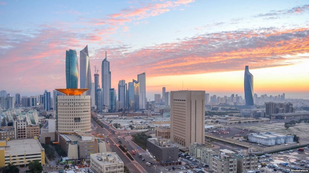 &ldquo;الارصاد&rdquo; الكويتية: الطقس غائم وبارد خلال النهار والليل والرياح متقلبة الاتجاه