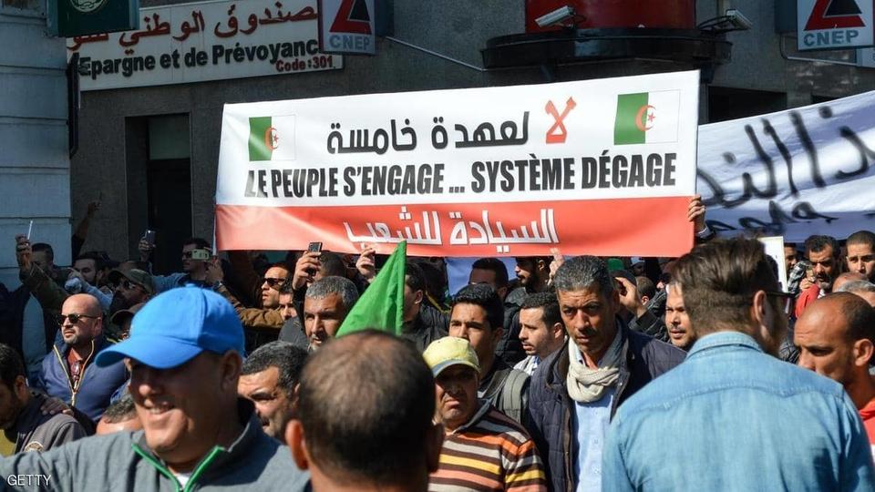 أنباء عن تعهد بوتفليقة بانتخابات مبكرة وإصلاحات