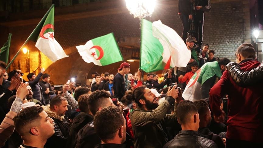 بعد 3 أسابيع من الحراك في الجزائر..&rdquo;نصف انتصار&rdquo; وجدل قانوني