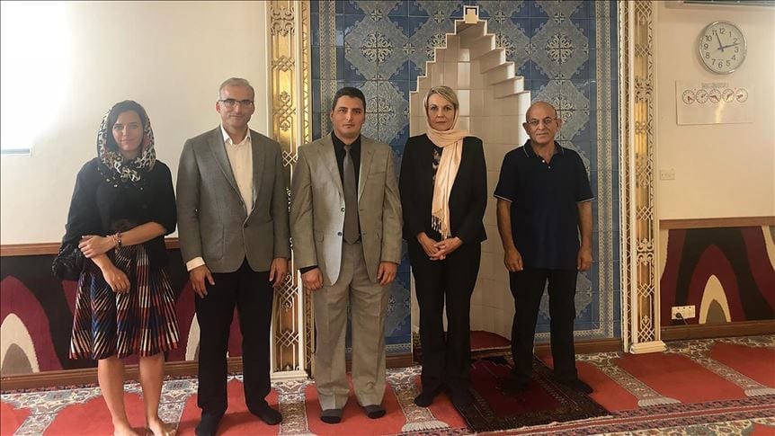 معارضة أسترالية تزور مسجدا بسيدني للتضامن مع المسلمين